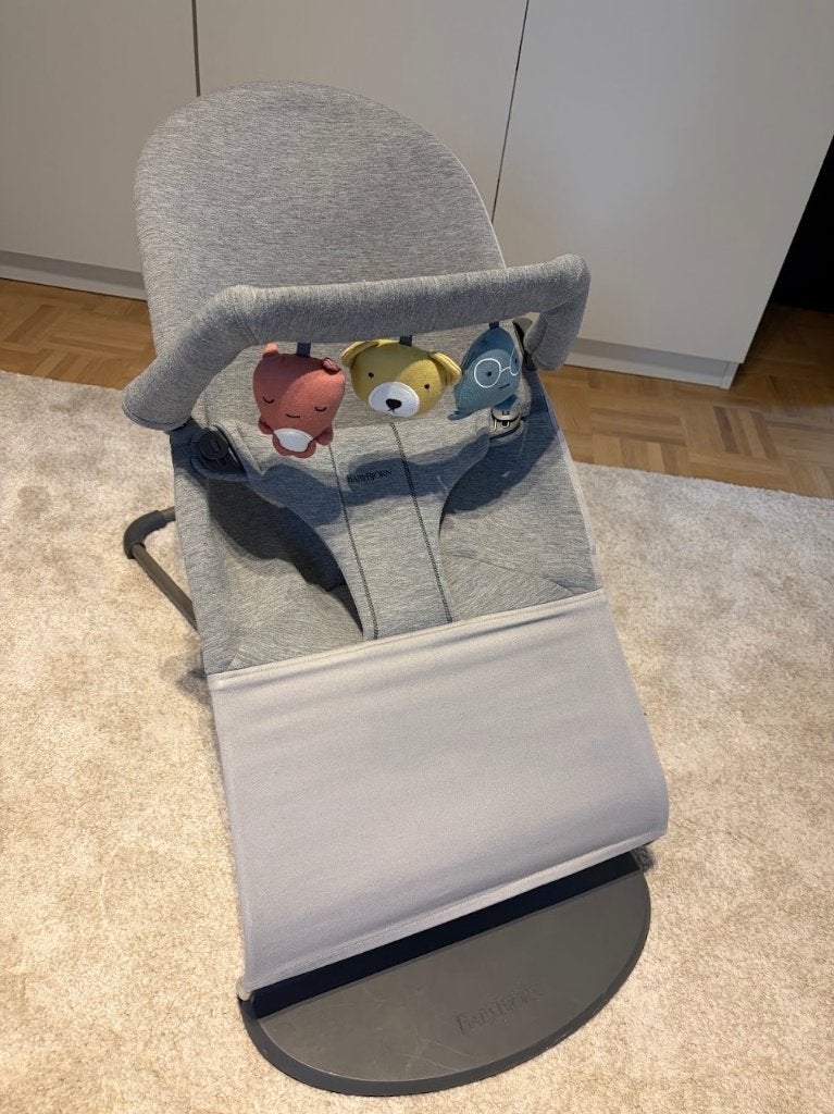 Babybjorn Wipstoel met speelboog (Amis Doux) en extra hoes, Kinderen en Baby's, Wipstoel, Met gordel(s) of riempje(s), Zo goed als nieuw