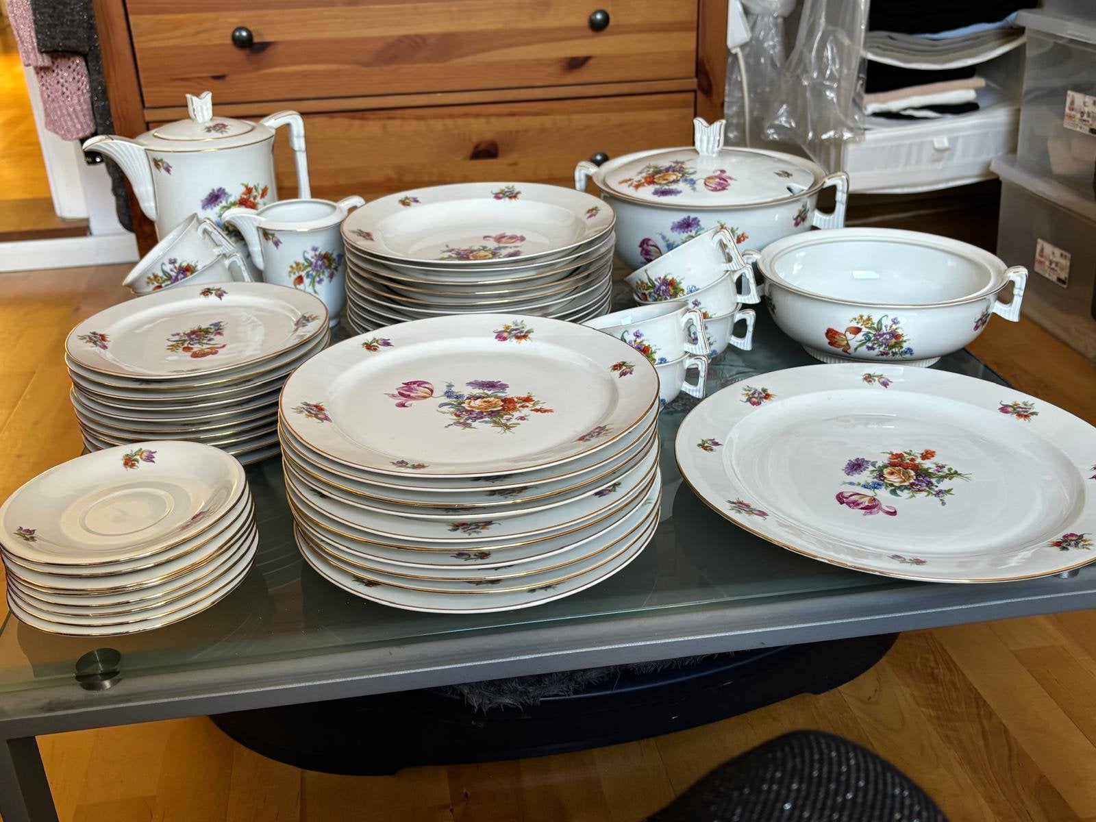 Servies complete set - Royal EPIAG, Ophalen
