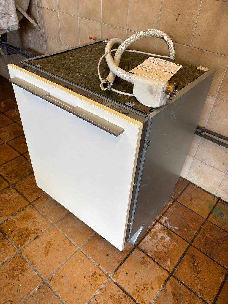 Vaatwasmachine, Ophalen, Zo goed als nieuw