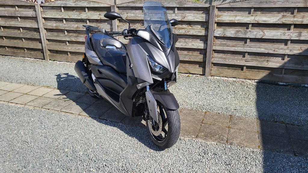 Yamaha X-max 300