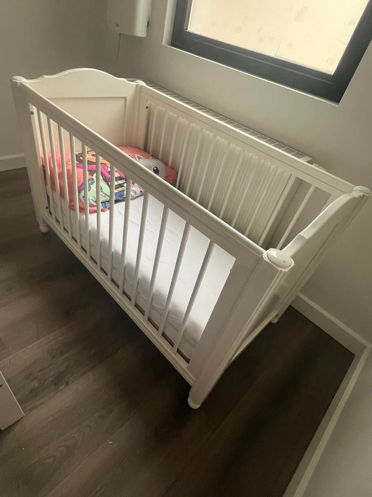 Kinderbedje moet met spoed weg, Kinderen en Baby's, Kinderkamer | Complete kinderkamers, Ophalen, Zo goed als nieuw