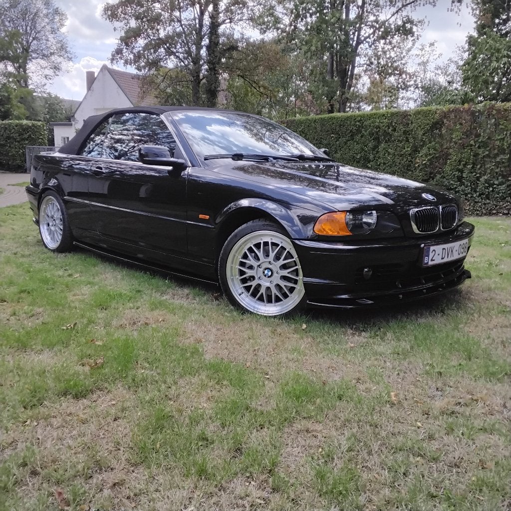 BMW E46 320i Cabriolet 51.000 km (Car-pas) handgeschakeld, Auto's, BMW, Achterwielaandrijving, Cabriolet, Zwart, Leder