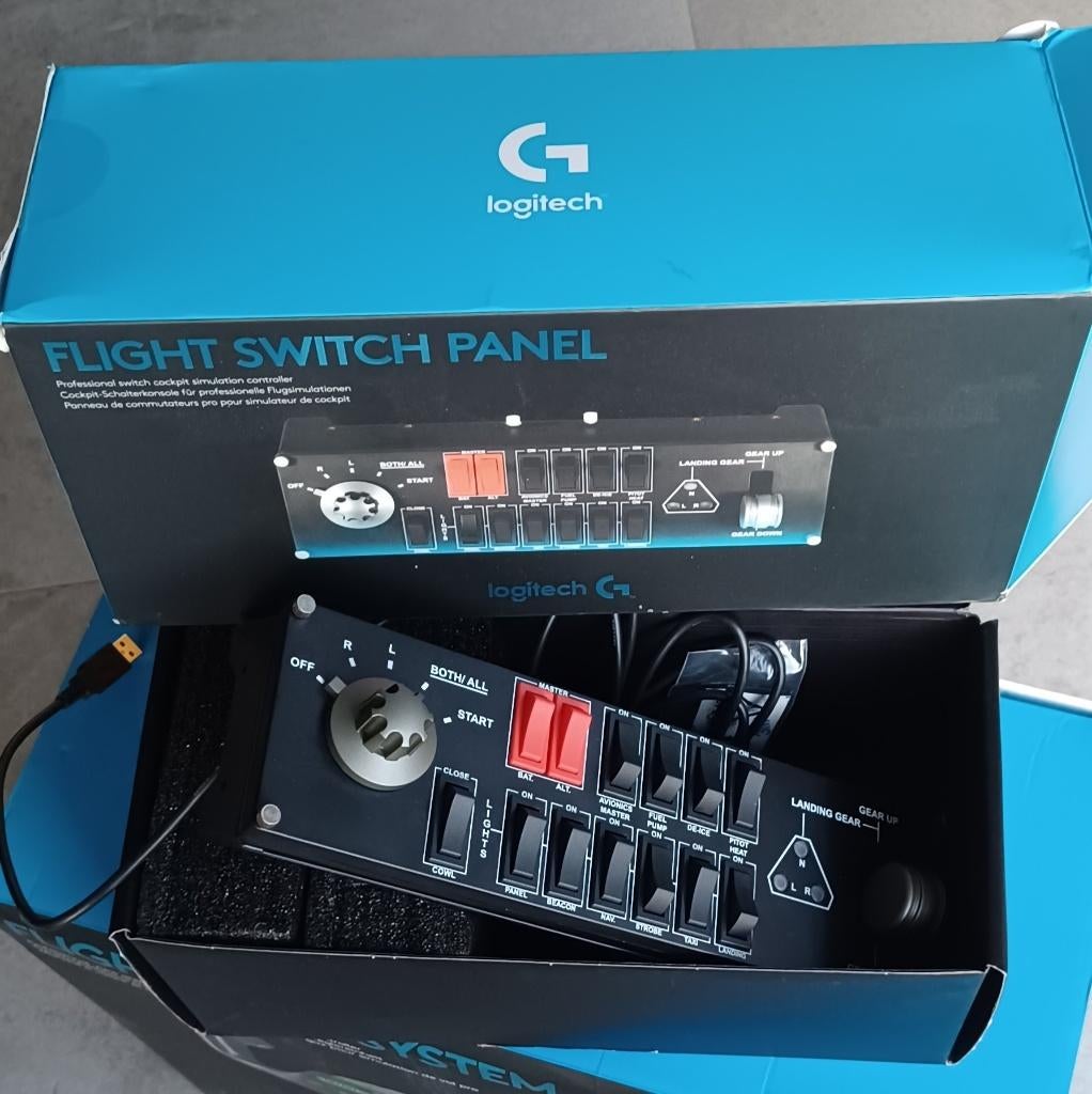 Logitech Flight Switch Panel, Ophalen, Zo goed als nieuw