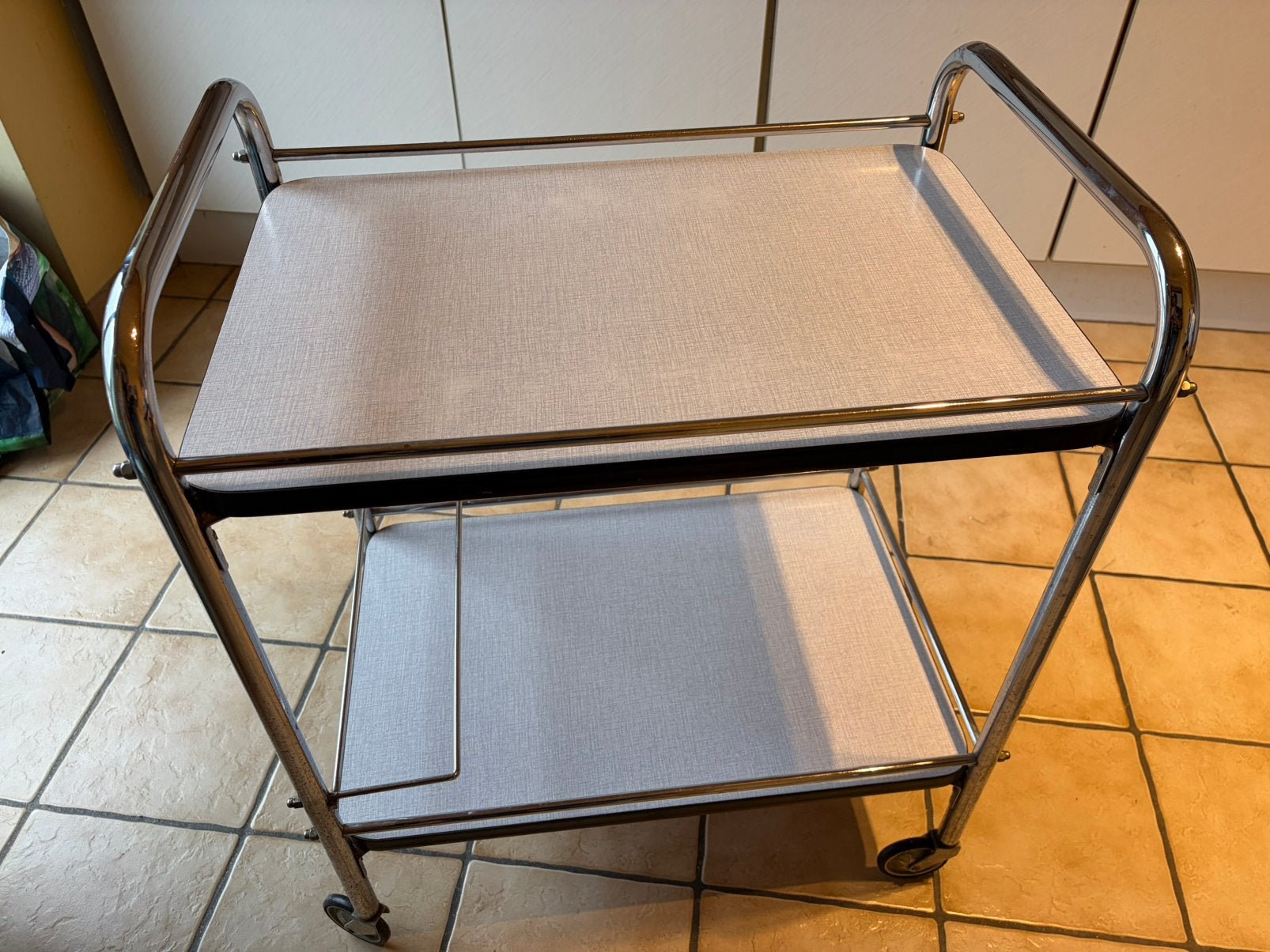 Desserte vintage en formica, Enlèvement
