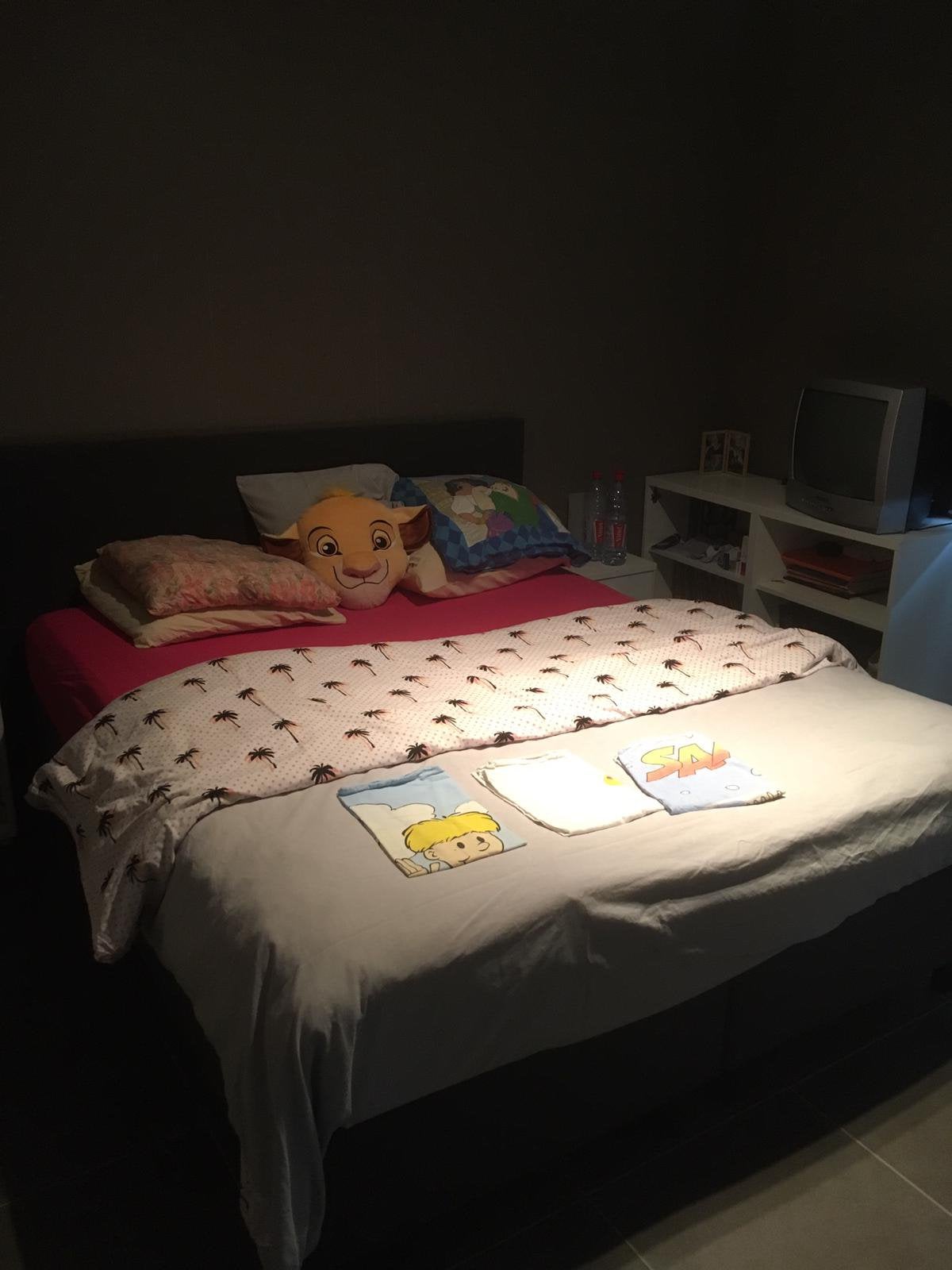 Donkergrijze boxspring, Ophalen, Zo goed als nieuw
