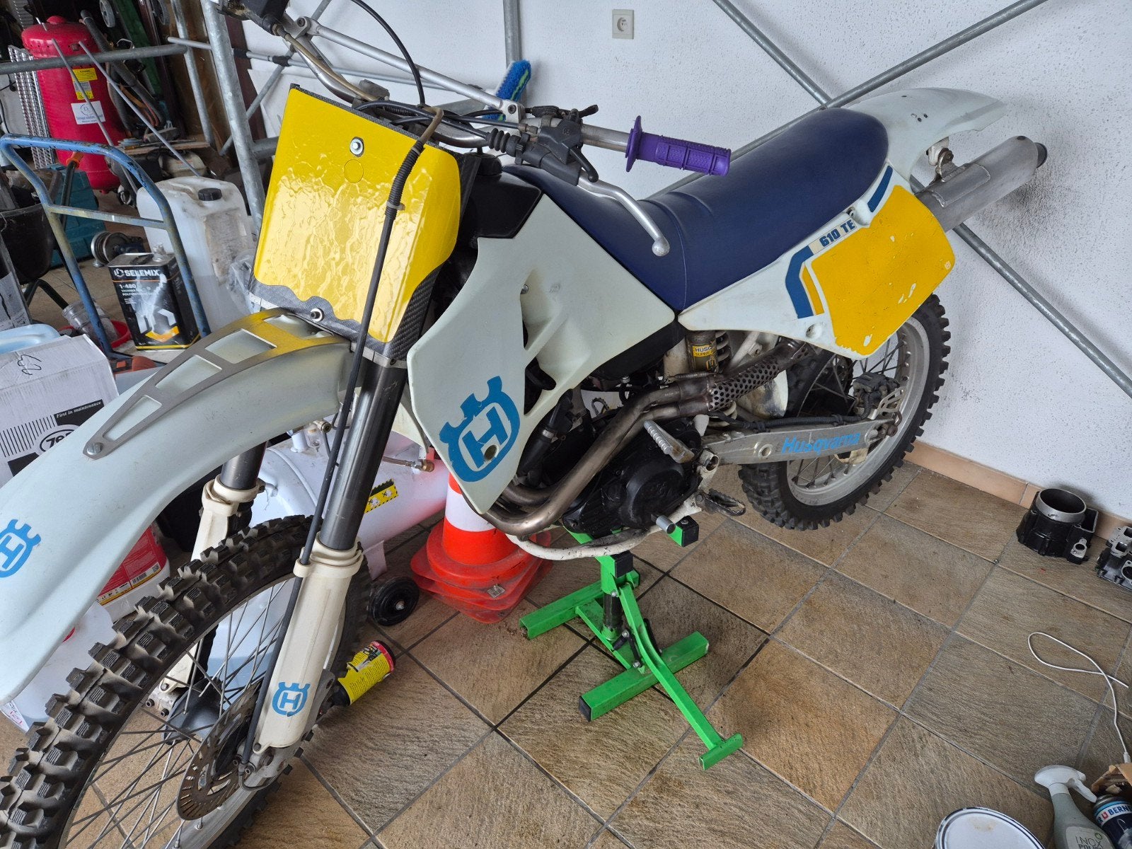 Hysqavarna 610 cc, Motos, Particulier, Neuf