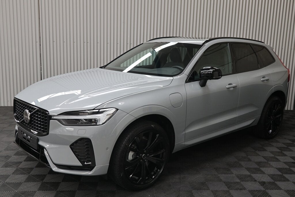 Volvo XC 60 T6 Recharge Plug-in Hybride AWD Plus Dark ACC B, 0 kg, Argent ou Gris, Euro 6, Détection des panneaux routiers