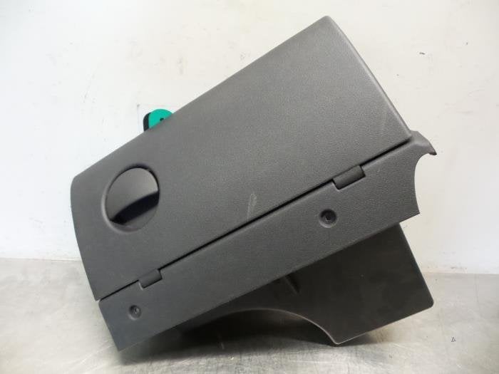 Boîte à gants d'un Opel Corsa (Corsa C 00-), -, Opel, Utilisé, -