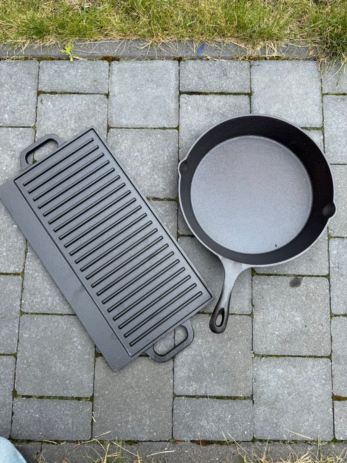 Gietijzeren pan en grillplank, Enlèvement, Comme neuf, Fonte, Poêle à frire ou Sauteuse