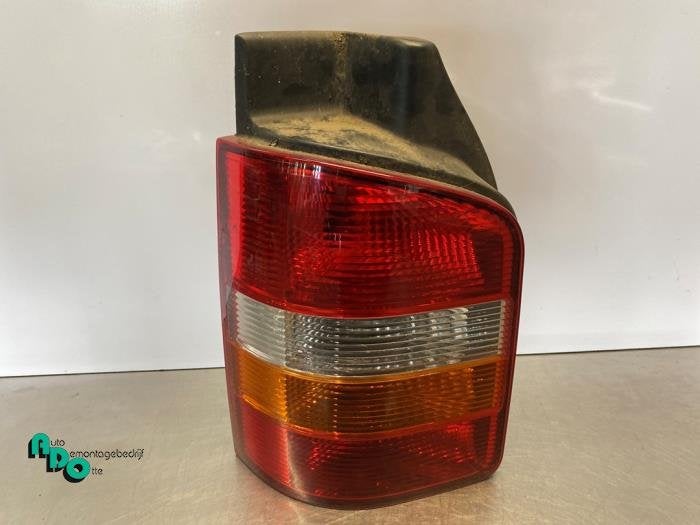 Achterlicht links van een Volkswagen Transporter (Transporte, Gebruikt, -, Volkswagen, -