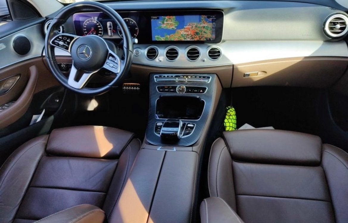 2020 Mercedes E200d T - AVANTGARDE - WideScreen - 20 INCH, Auto's, Automaat, Stof, Euro 6, Lichtsensor