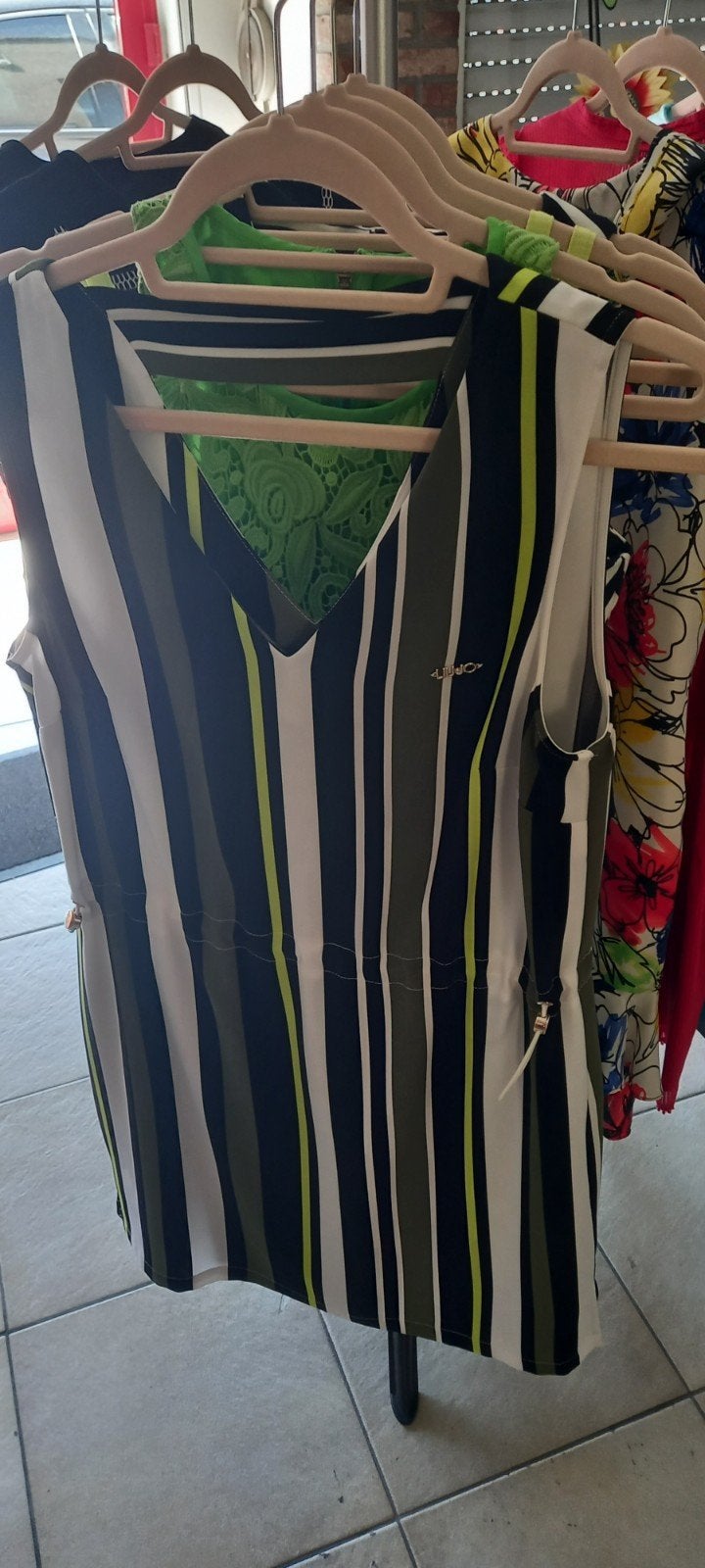 Lot de 9 robes d'été, Enlèvement