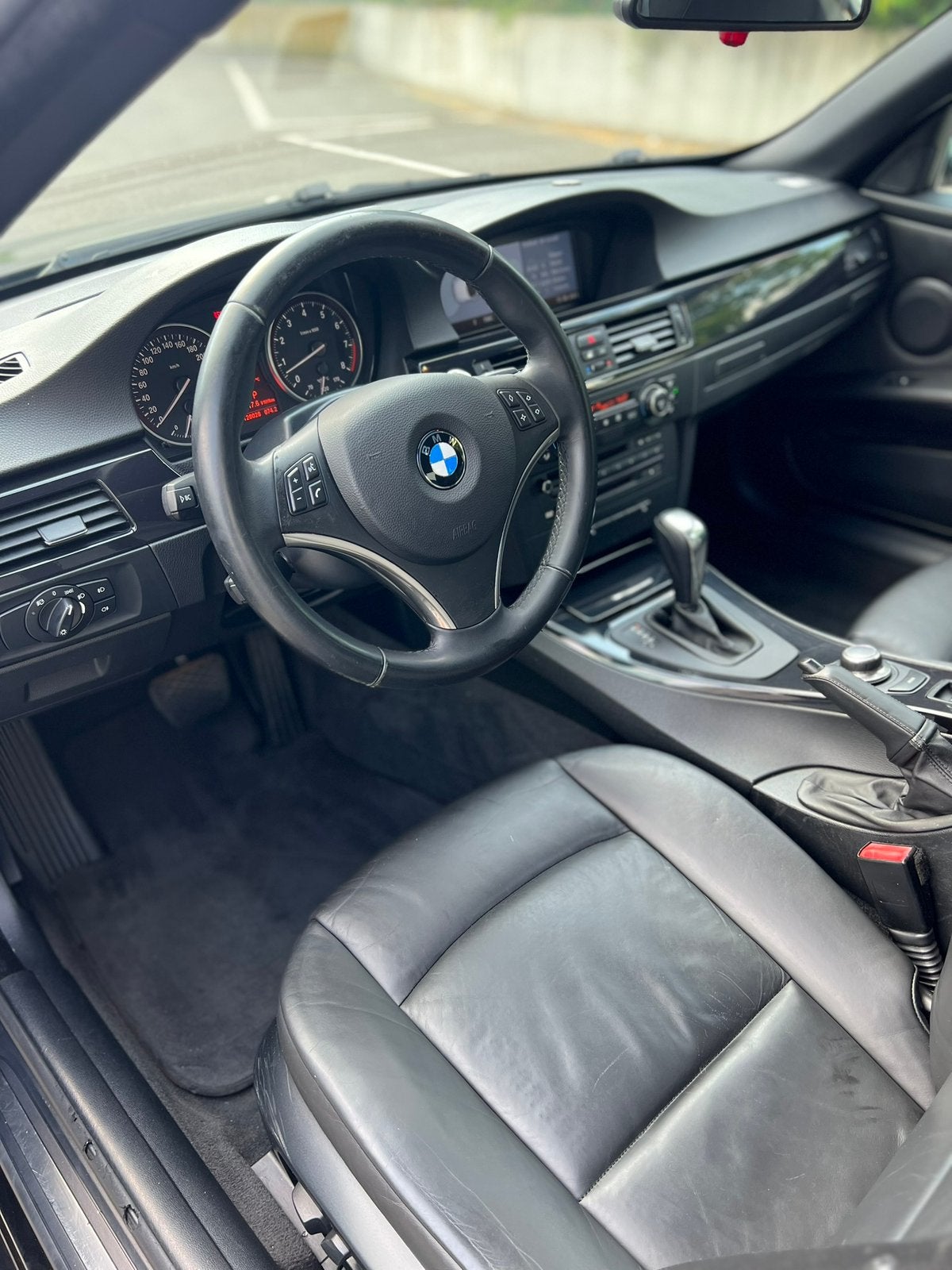 Bmw 325I 3.0 benzine automaat cabrio 2007, Auto's, Automaat, 4 zetels, Cabriolet, Leder