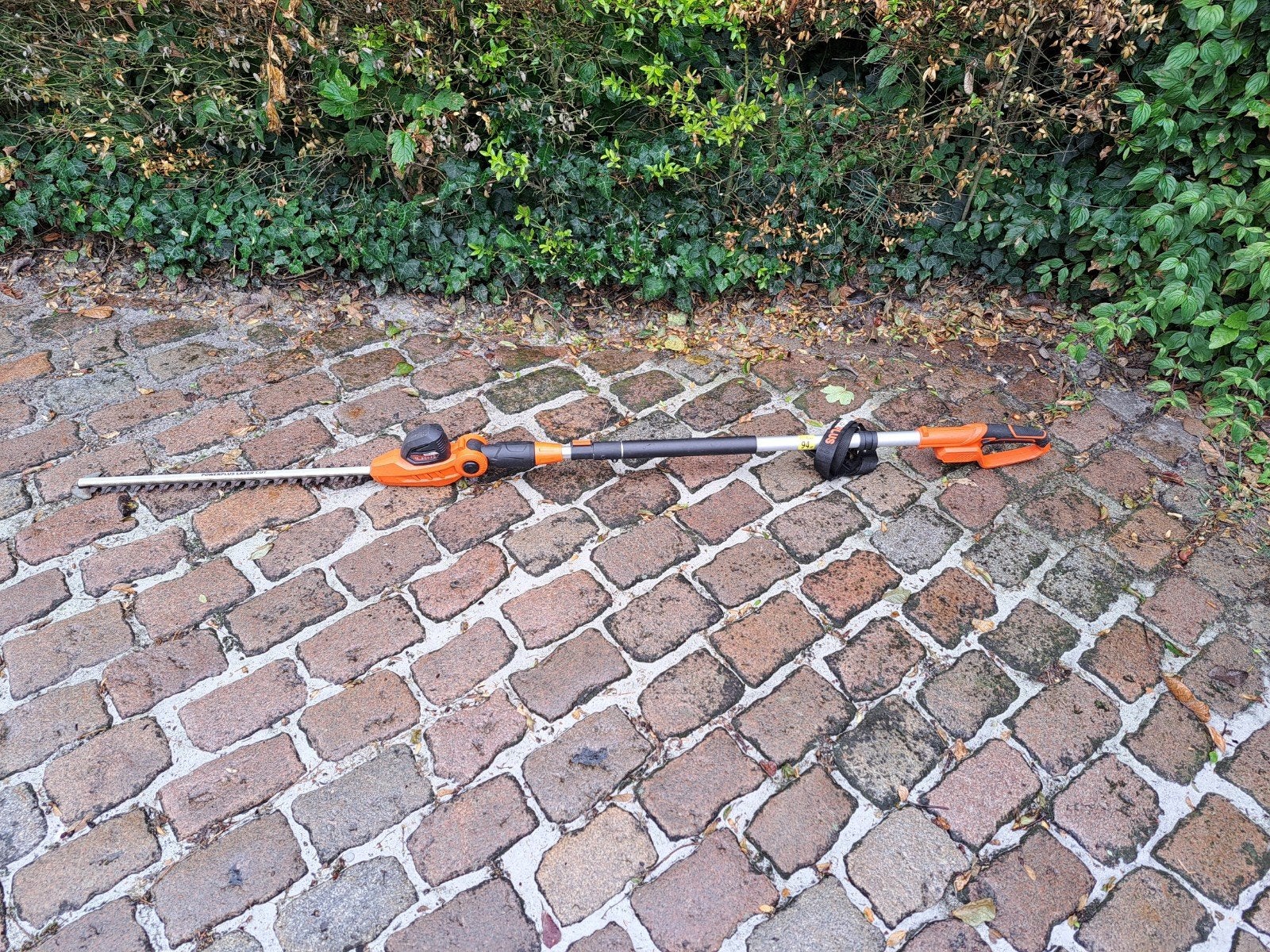 lange haagschaar powerplus, Ophalen, Zo goed als nieuw, Accu, Powerplus dual power