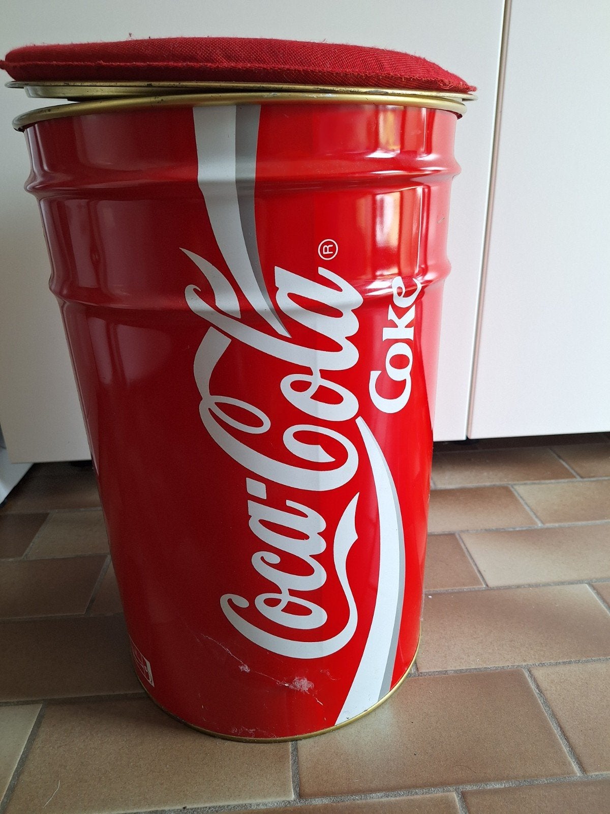 Coca cola ton, Huis en Inrichting, Woonaccessoires | Prullenbakken, Ophalen