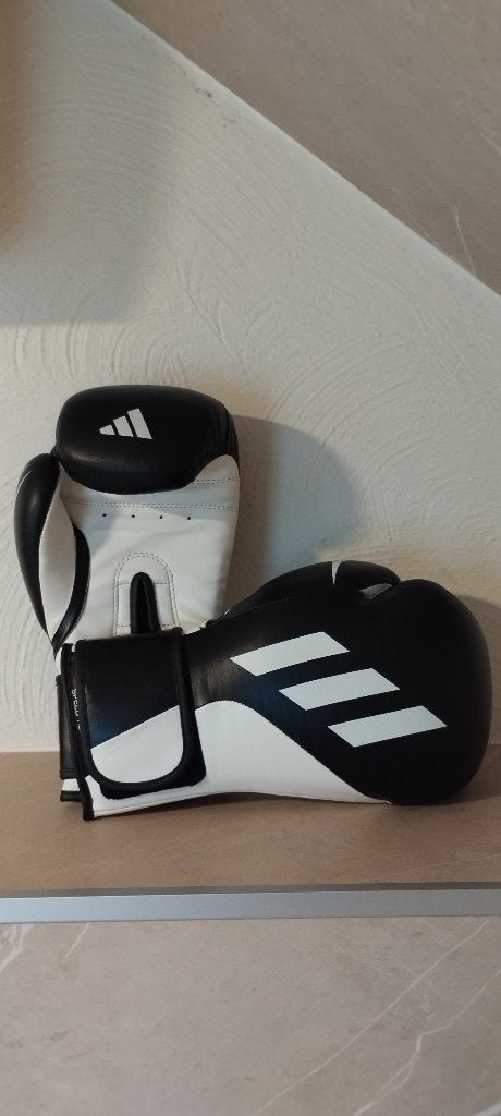 Adidas Speed Tilt 250  14oz, Sport en Fitness, Ophalen, Zo goed als nieuw, Bokshandschoenen