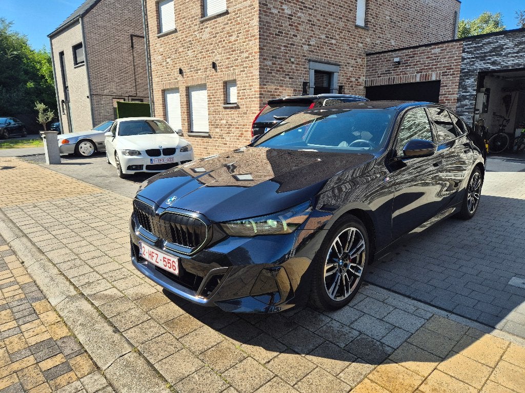 BMW 520i M-pack pro G60 Sedan 2024 50.000kms GARANTIE, Autos, BMW, Cuir, Phares entièrement LED, Euro 6, Entreprise