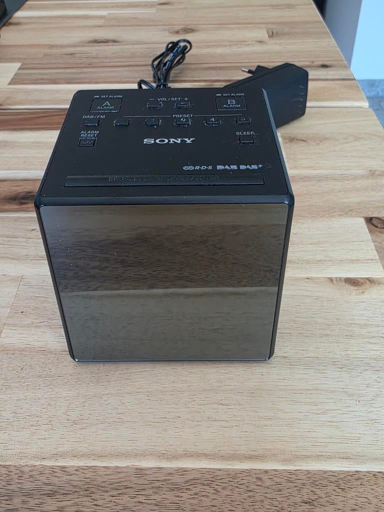 Sony wekkerradio te koop, Elektronische apparatuur, Ophalen