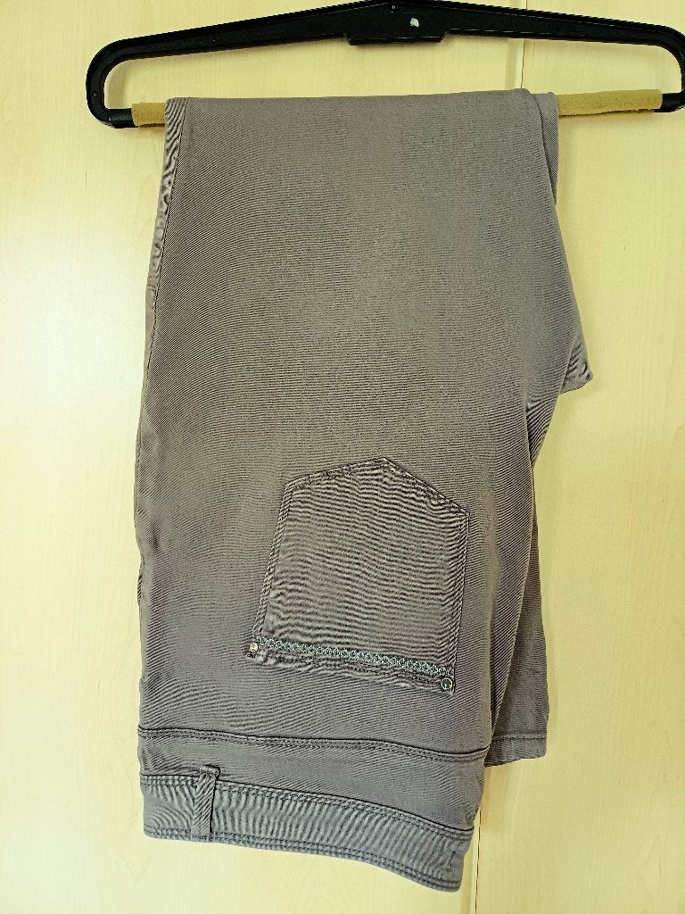 pantalon armand thierry femme, Vêtements | Femmes, Tops, Autre, Enlèvement ou Envoi, Porté, Taille 46/48 (XL) ou plus grande
