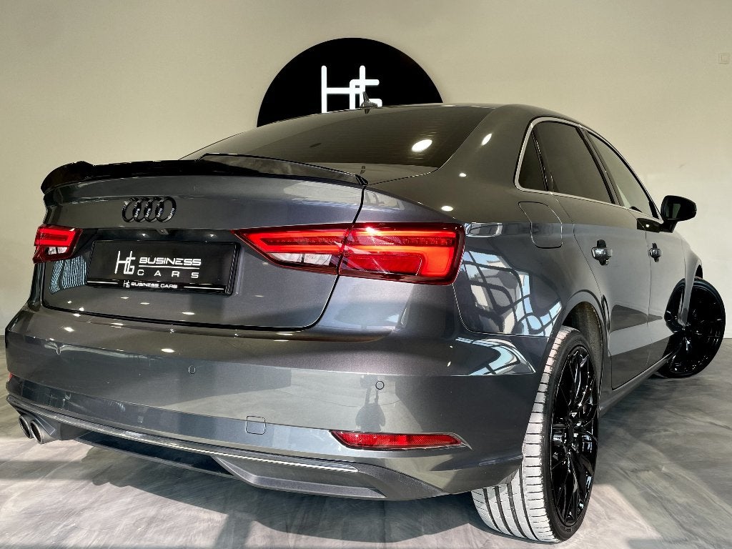 Audi A3 1.4 TFSi/ BERLINE/ S-TRONIC/ PACK SPORT/ SHADOW LOOK, Auto's, Audi, 4 deurs, 4 cilinders, Leder en Stof, https://public.car-pass.be/vhr/7e7d2536-6c54-41c2-b269-dbf7a14ce2cf