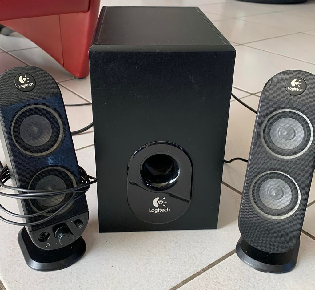 Speakers van Logitech, Enlèvement, Utilisé
