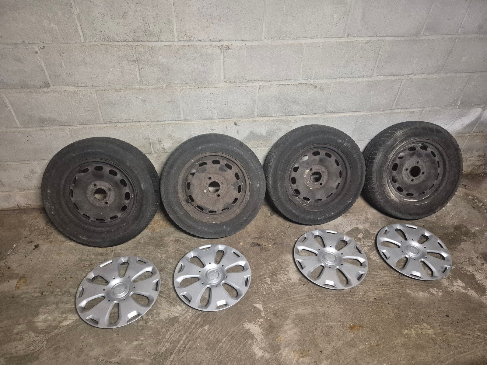 Winterbanden Ford Fiesta, Auto-onderdelen, Banden en Velgen, Ophalen, 14 inch, Gebruikt, 175 mm