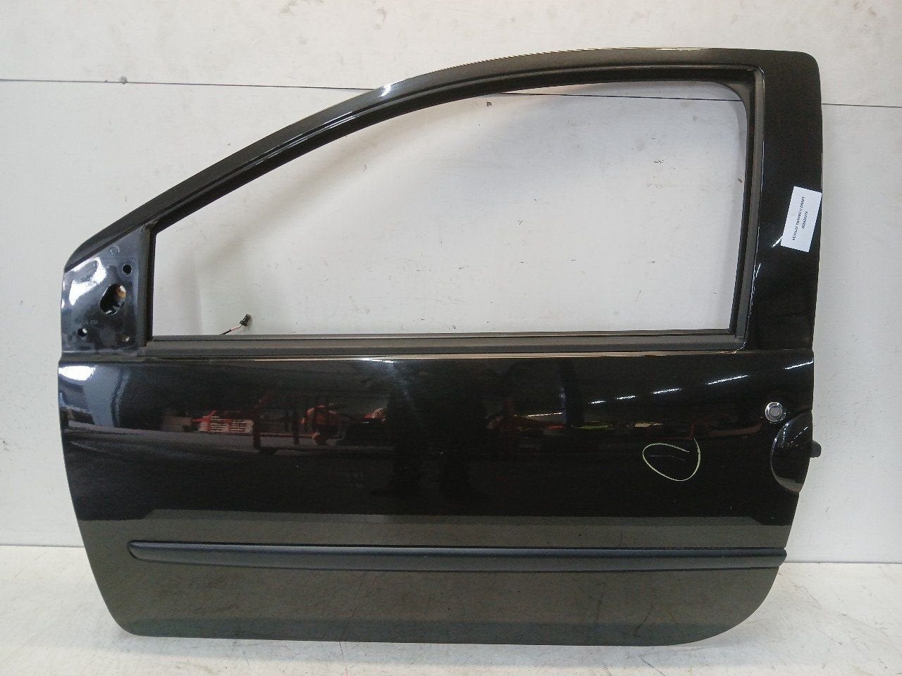 Portier links voor Renault Twingo, Onderdelen@venauto.nl, Van der Ven Autorecycling B.V., Ettenseweg 76, 4706 PB Roosendaal, The Netherlands