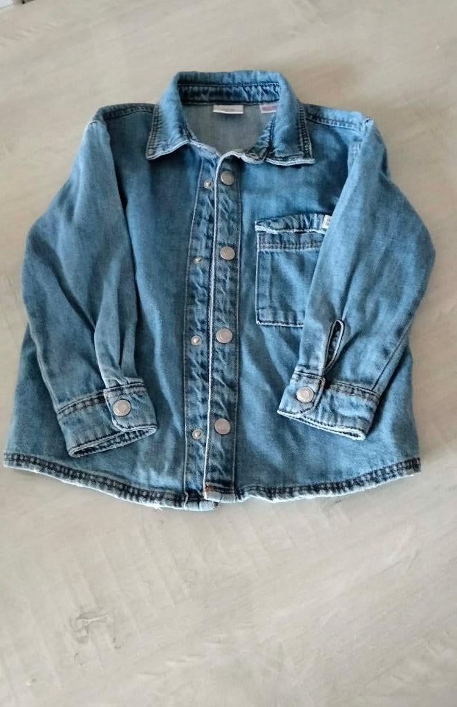 blauw overshirt jeans / vest Zara maat 98, Kinderen en Baby's, Kinderkleding | Maat 98, Trui of Vest, Ophalen of Verzenden, Zo goed als nieuw