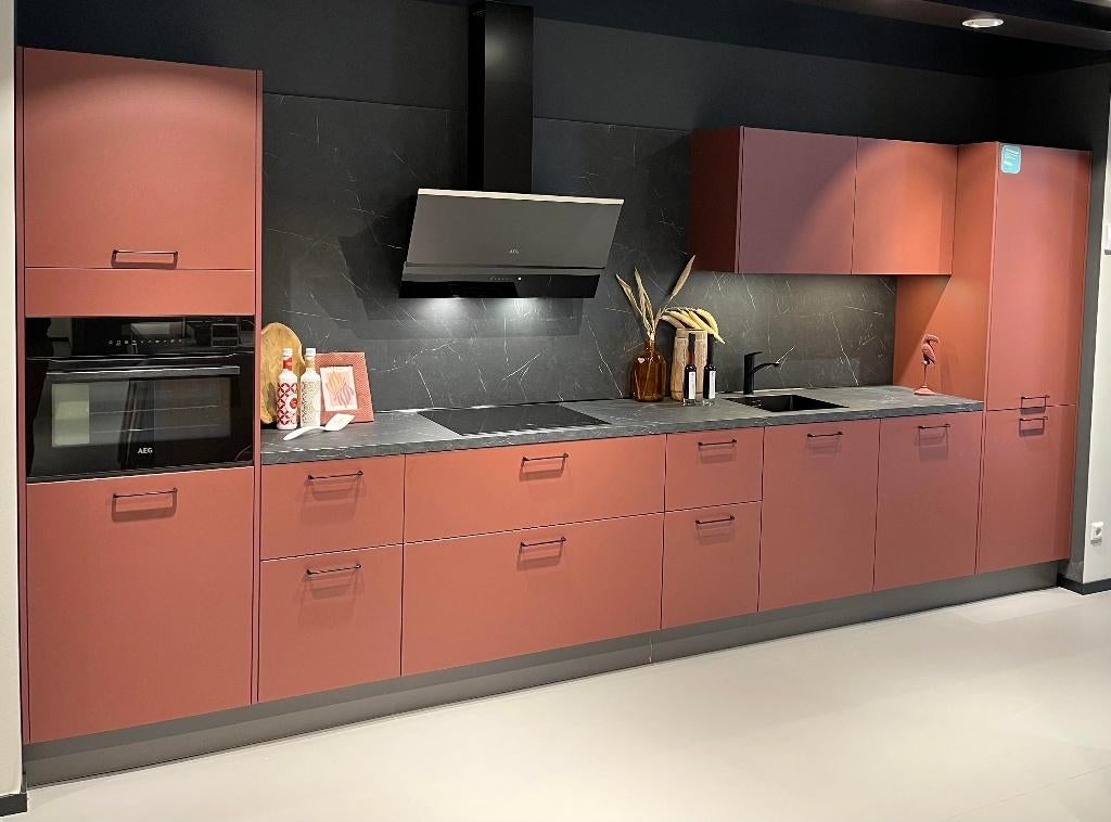 !! TE KOOP !! SHOWROOMKEUKEN, Huis en Inrichting, Ophalen, Nieuw, Enkelwandige keuken, Kunststof