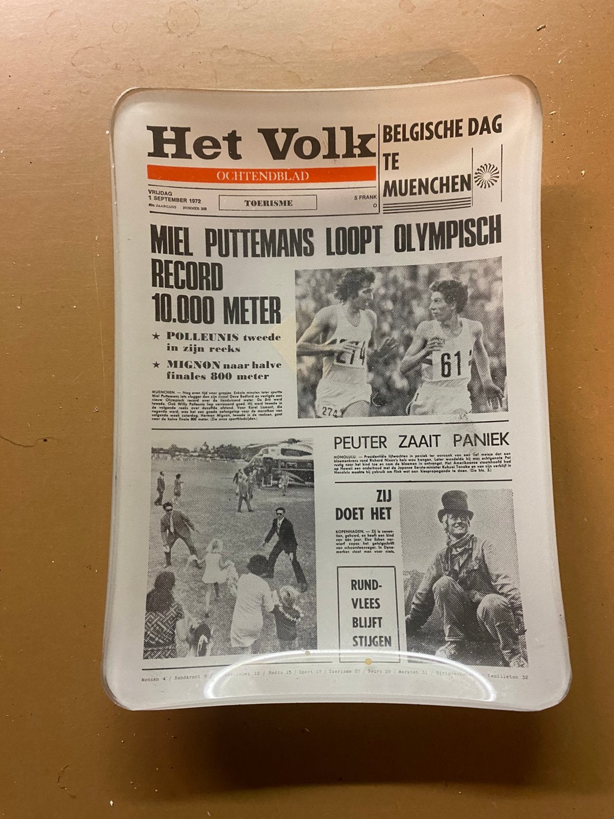 Asbak / geldschaal van de krant het volk 1972, Verzamelen, Ophalen, Zo goed als nieuw, Asbak