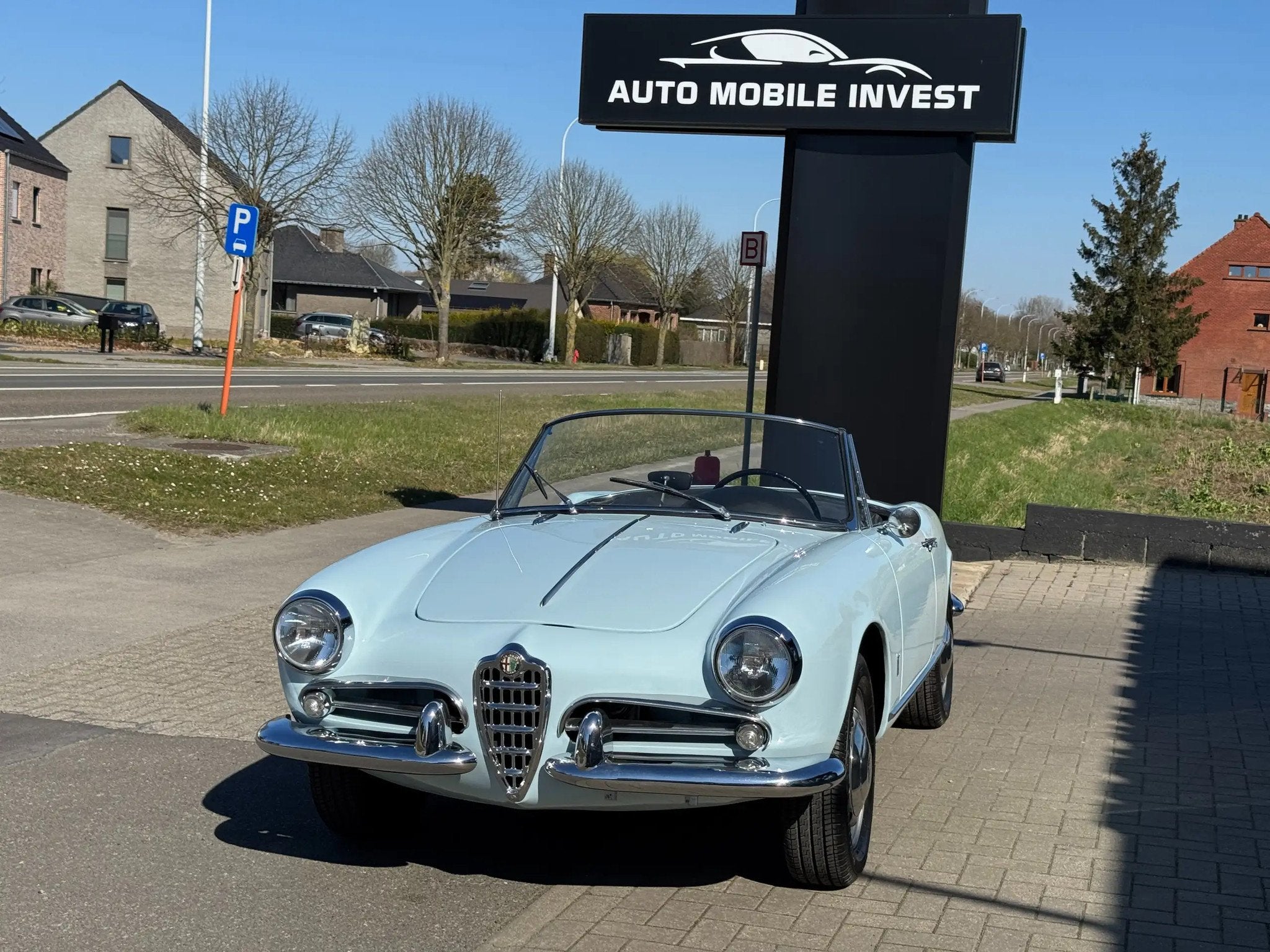Alfa Romeo Giulietta Spider 1300 cc Complètement restaurée, Autos, Cuir, 80 ch, Achat, Entreprise