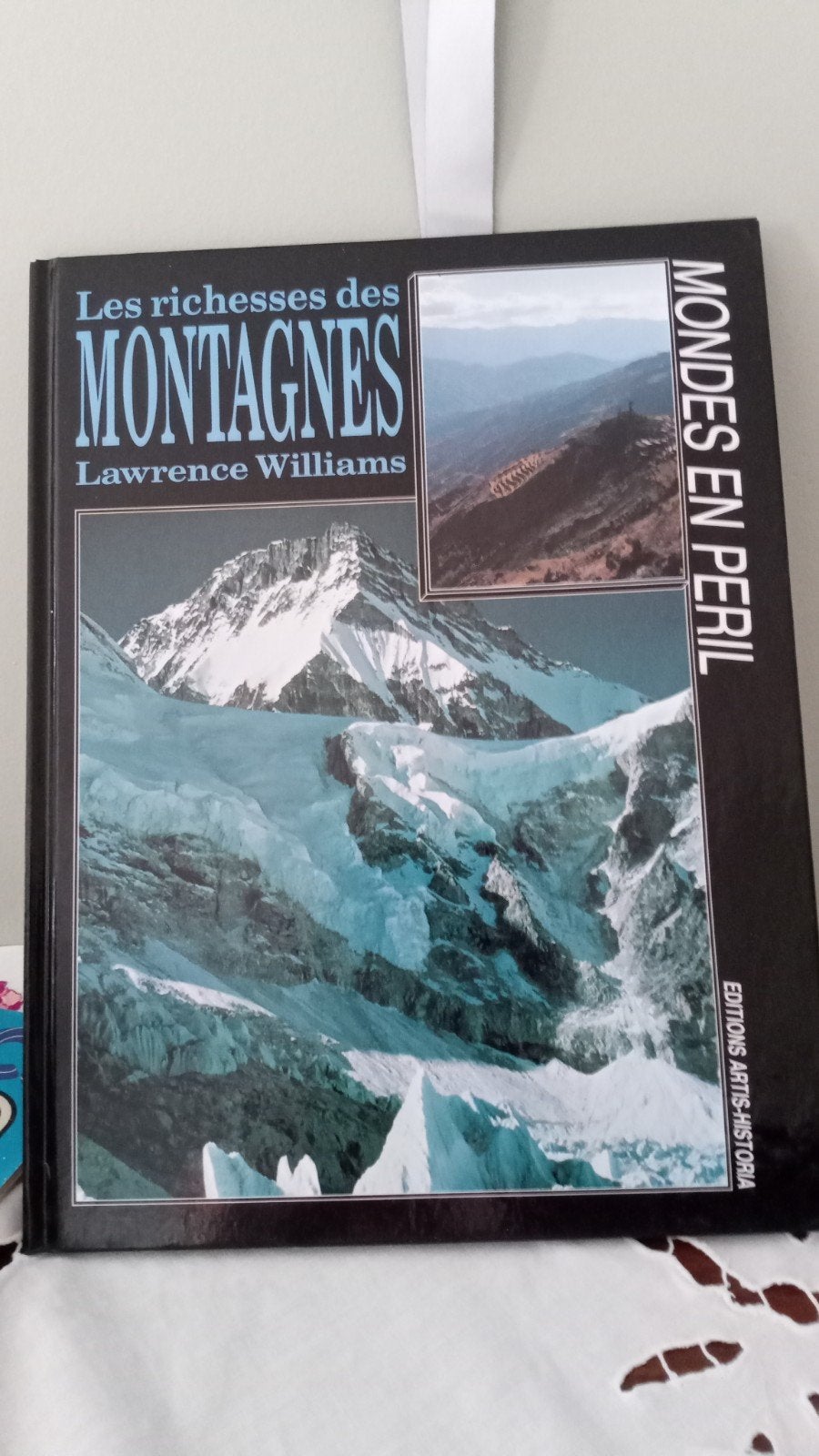 av monde en peril richesse de montagnes, Livres, Lawrence William, Enlèvement ou Envoi, Primaire, Comme neuf