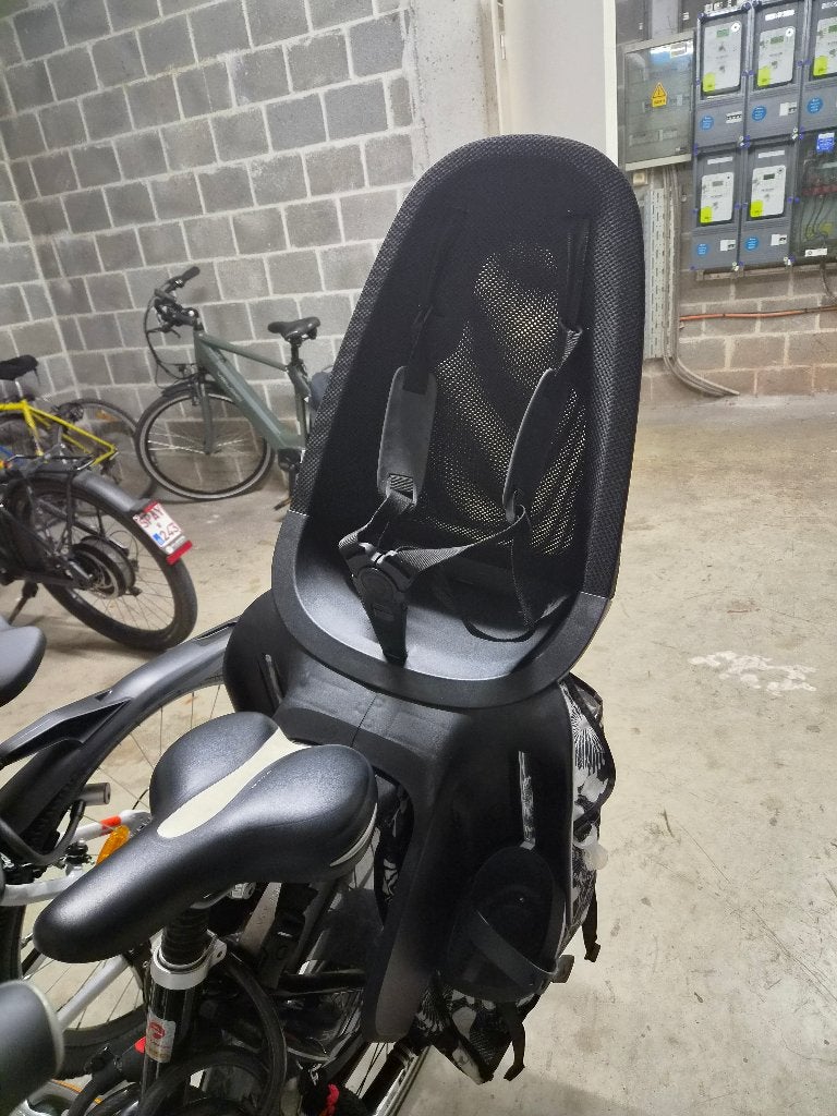 Qibbel Air Fietsstoeltje Achter Bagagedrager bevestiging, Ophalen, Achterzitje, 9 t/m 18 kg, Zo goed als nieuw