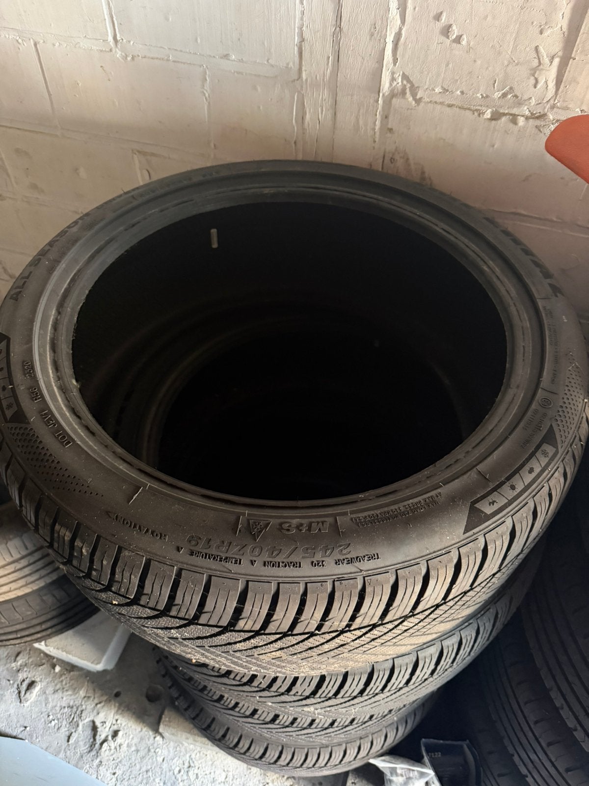 4 x All Season banden 245/40ZR19, Auto-onderdelen, Banden en Velgen, 245 mm, All Season, Band(en), Personenwagen
