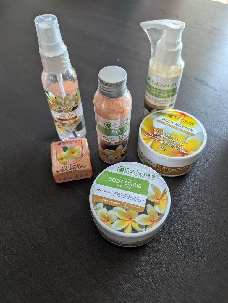 Lot de produits de soin balinais neufs, Enlèvement, Neuf, Body lotion, Crème ou Huile