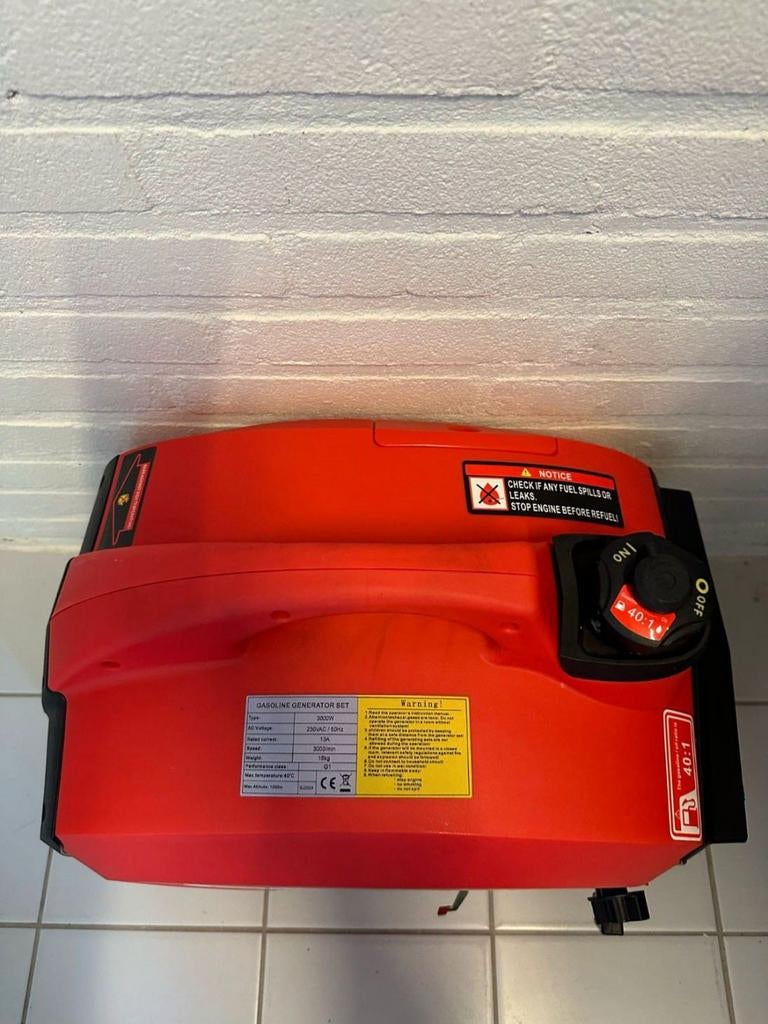 Stroomgroep/generator camping model 3000w nieuw gratis bezor, Doe-het-zelf en Bouw, Benzine, Geluidgedempt, Nieuw, Ophalen of Verzenden