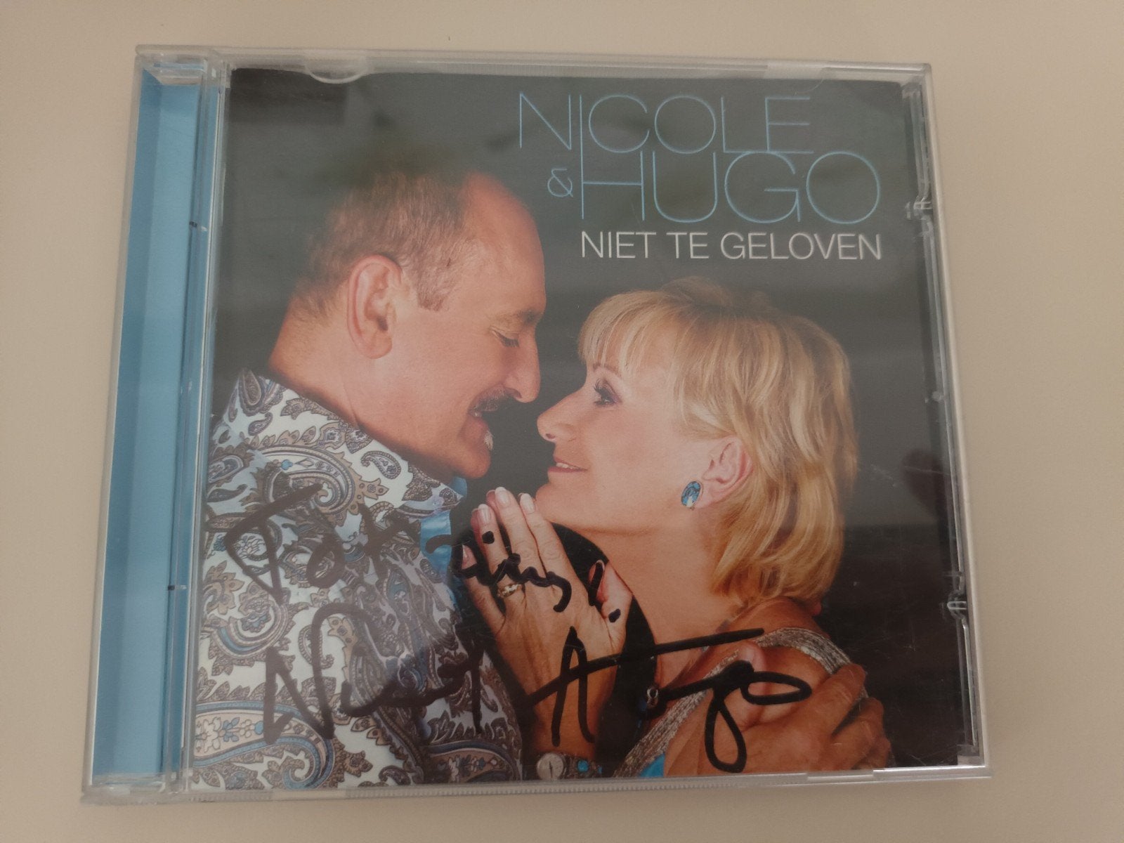 nicole en hugo niet te geloven met handtekening, Ophalen of Verzenden