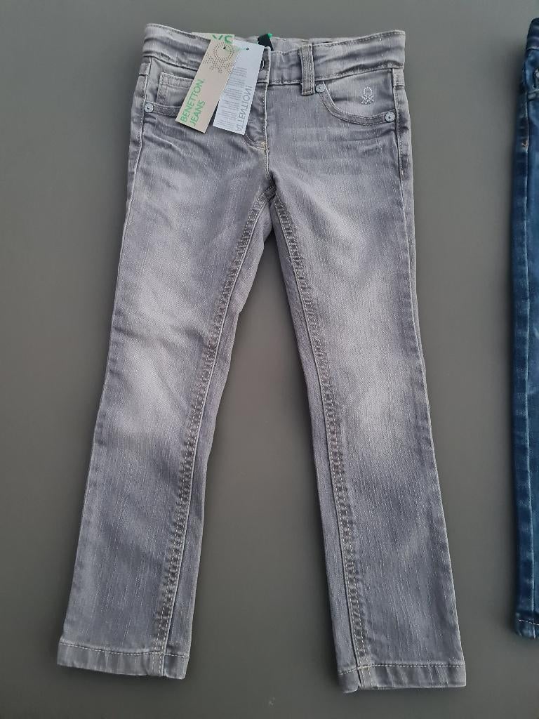 grijze jeans broek, Benetton, 110 NIEUW, Enfants & Bébés, Vêtements enfant | Taille 110, Enlèvement, Comme neuf, Pantalon