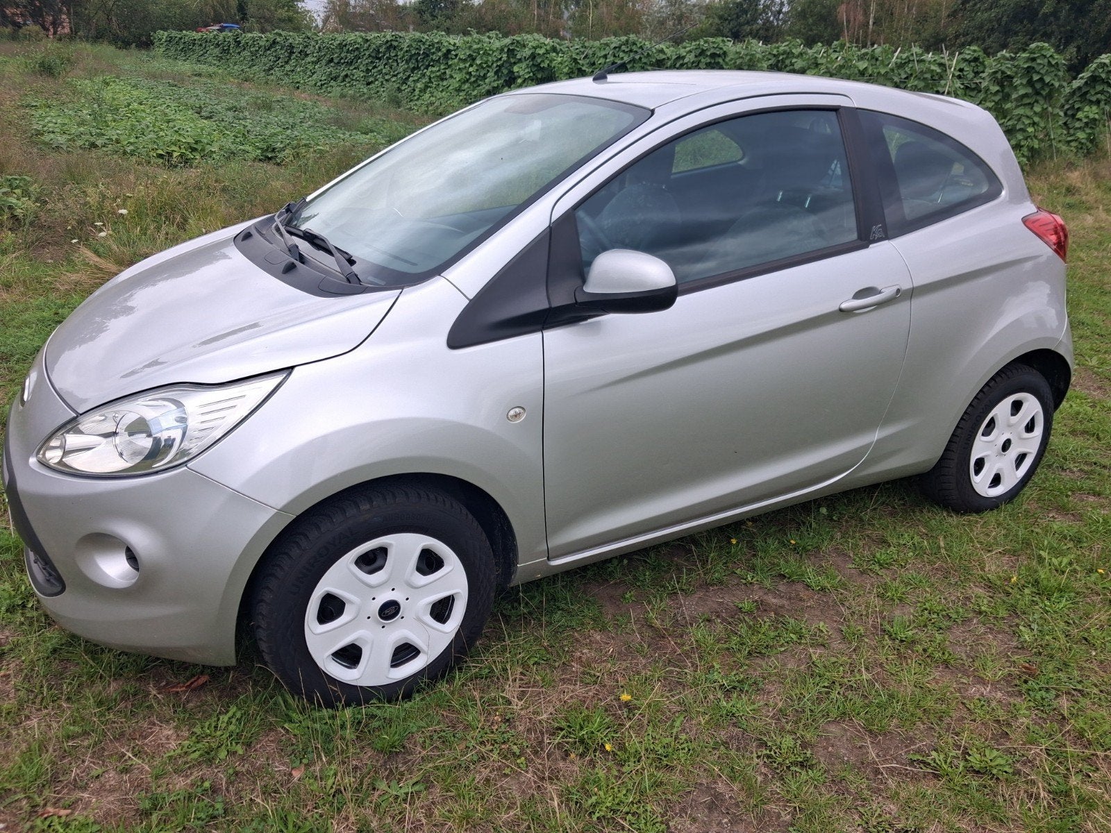 mooie ford ka benzine met maar 25.800 km in perfecte staat, Auto's, Euro 5, Ka, USB, Handgeschakeld