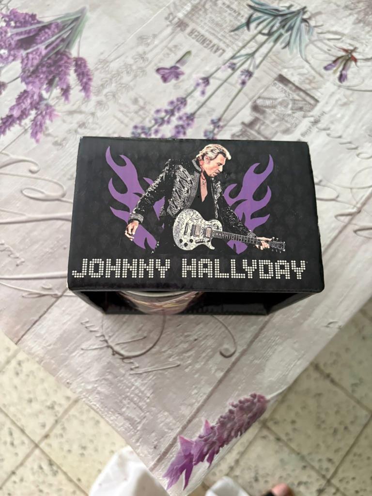 Une tasse de Johnny Hallyday, Hobby & Loisirs créatifs, Enlèvement ou Envoi, Comme neuf