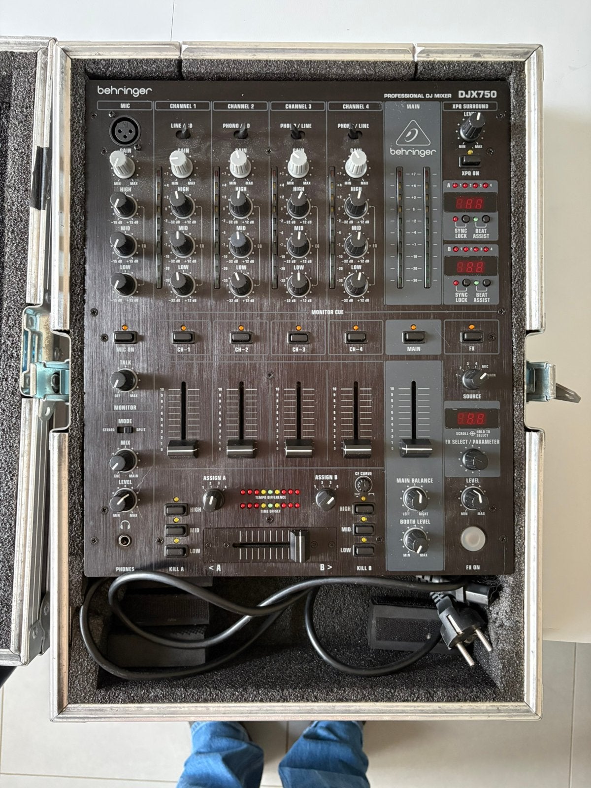 Mengpaneel Behringer DJX750, Muziek en Instrumenten, Ophalen, Zo goed als nieuw