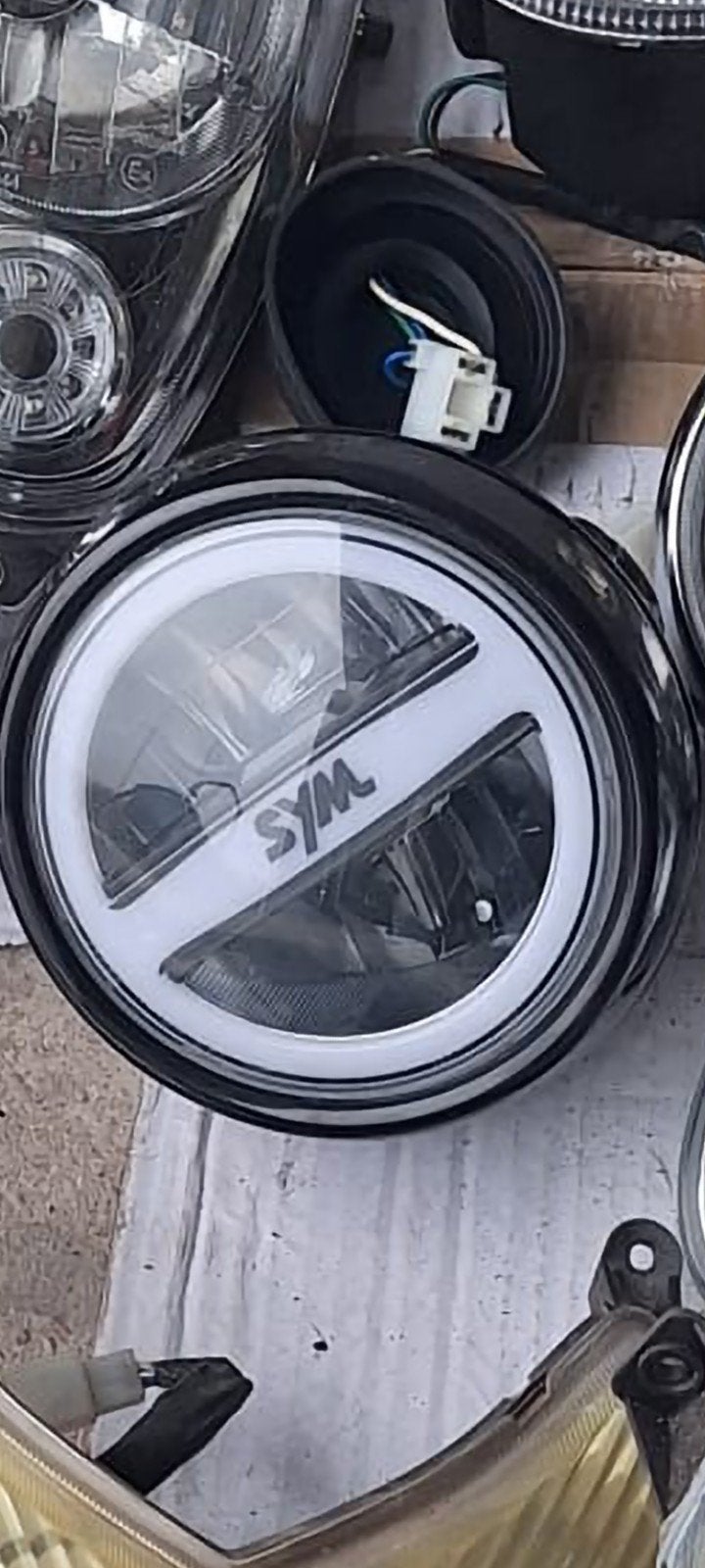Phare avant LED Sym X Pro original de Sym en bon état, Enlèvement ou Envoi, Phare