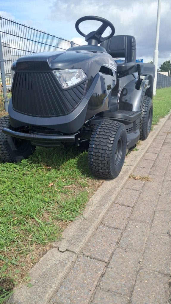 Zitmaaier Stiga Black Edition 84  NEUF!!!!, Verzenden, Nieuw, 20 m² of meer, Gras