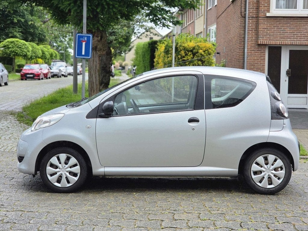 Citroen C1 1.0i DEALER ONDERHOUDEN / GEKEURD VOOR VERKOOP, Auto's, Citroën, 4 zetels, Stof, Zwart, https://public.car-pass.be/vhr/15cc7e45-8137-405d-bc55-2ae42f4de111