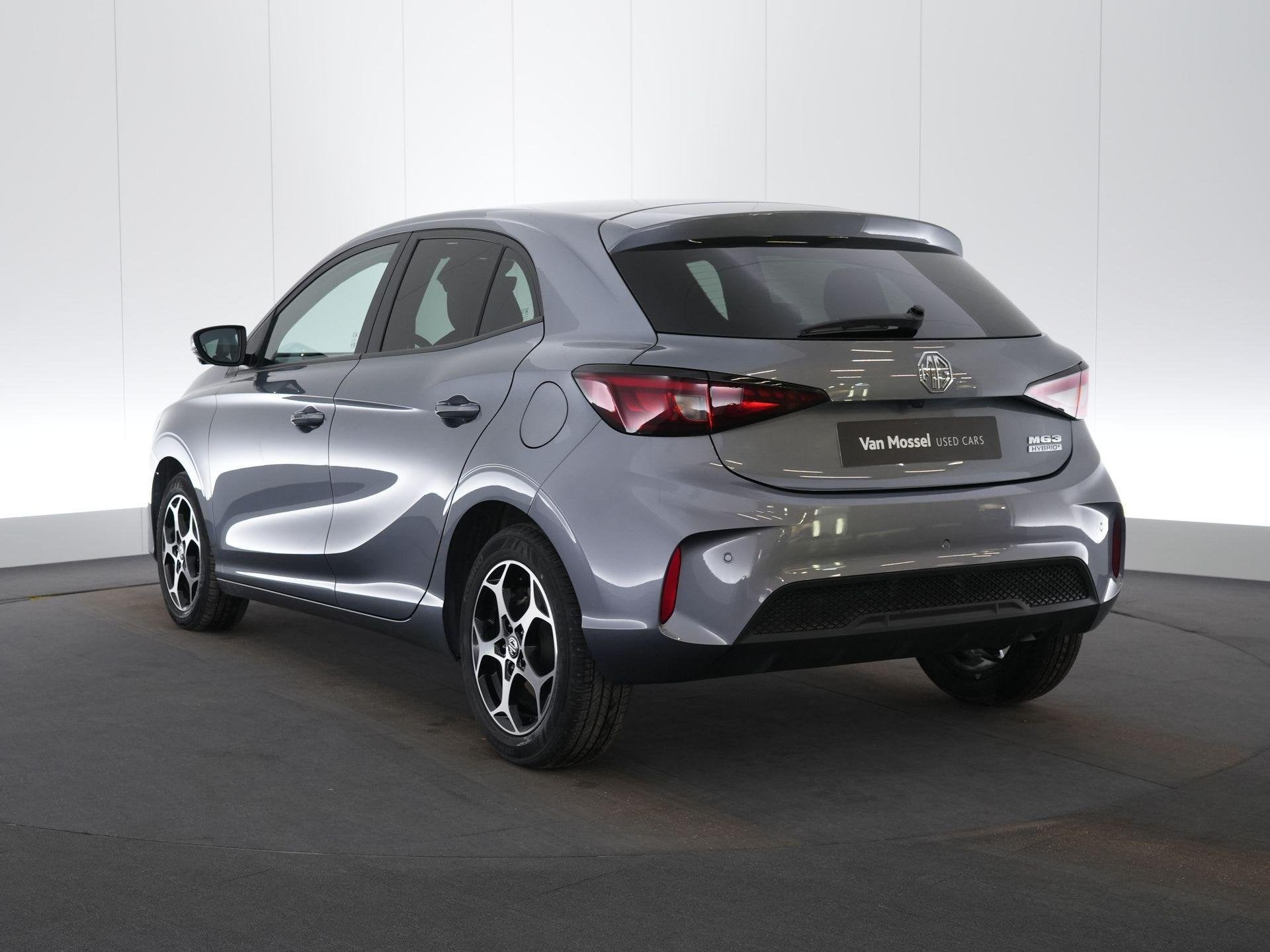 MG MG3 HEV 1.5 LUXURY, 75 kW, Stof, 4 cilinders, Bedrijf