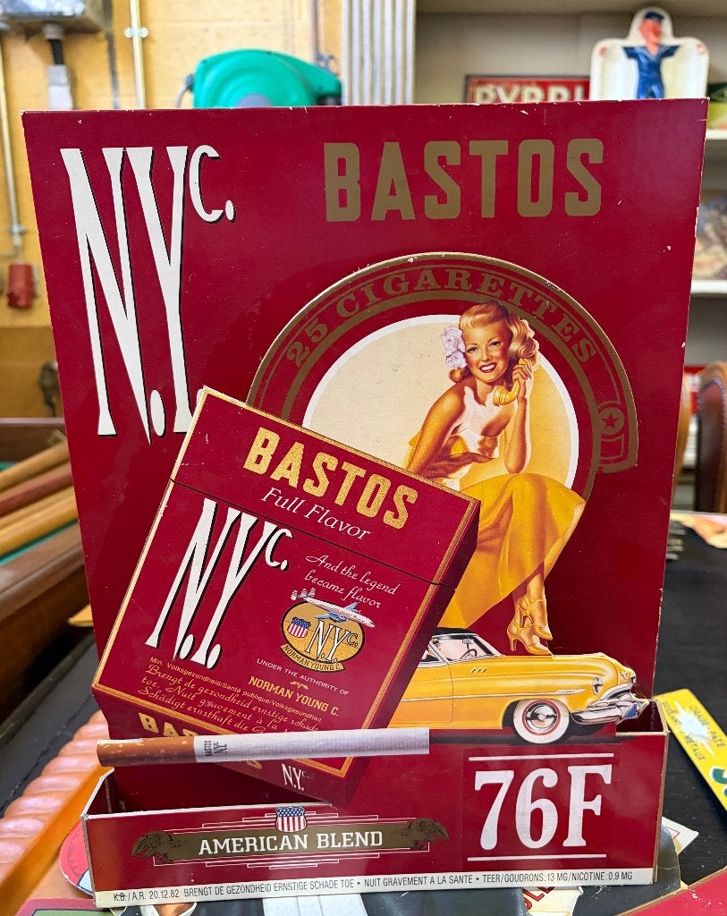 PLV display BASTOS N.Y.C. tabac cigarettes, Collections, Envoi