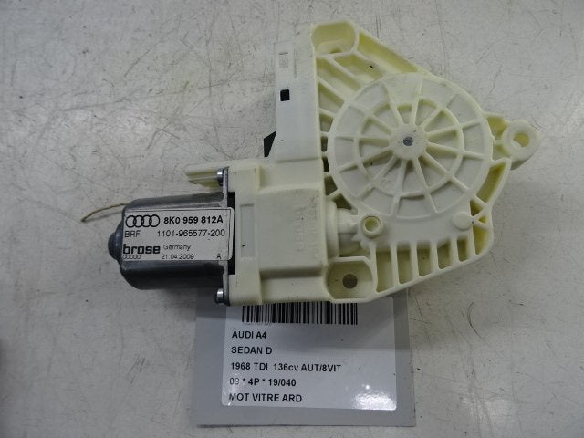 MOTEUR LEVE VITRE ELECTRIQUE ARRIÈRE DROIT Audi A4 (B8), Utilisé, Arrière, Audi