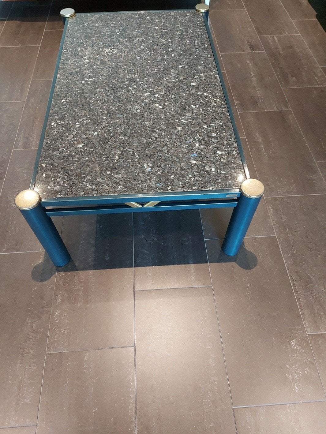salontafel met granieten blad, Ophalen