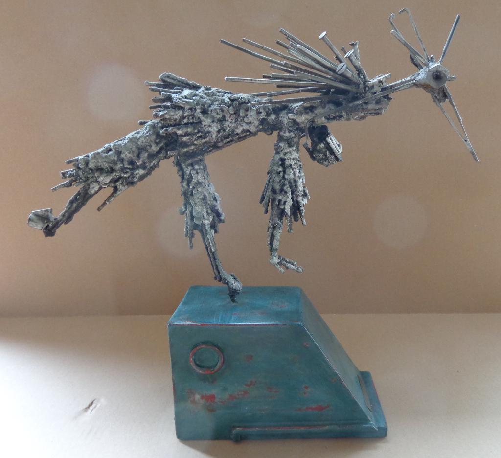 ROGER VAN BELLEGHEM / SPIJKERVOGEL / ASSEMBLAGE / H= 40cm, Statue, Oiseau, Composites, Enlèvement