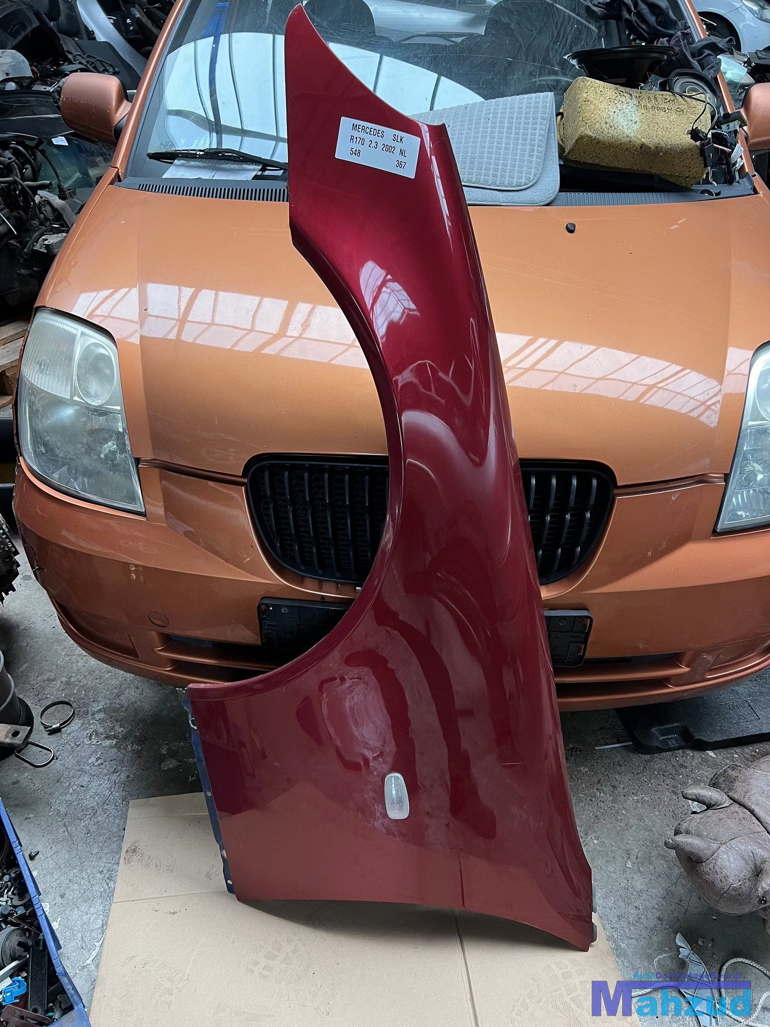 MERCEDES SLK R170 Rood 548 Links voorscherm 1996-2004, Mercedes-Benz AG, Mercedes-Benz, Utilisé, Mercedesstrasse 120
70372  Stuttgart, DE